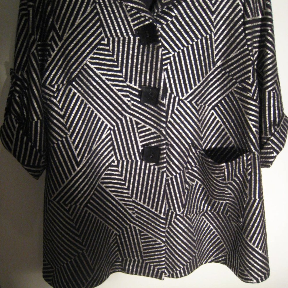 Women's Lightweight Abstract Design Flare Jacket